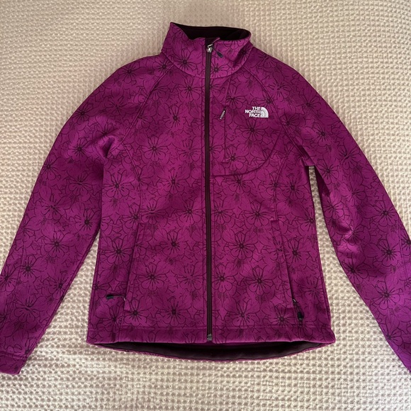 Women’s North Face Jacket - Picture 2 of 5